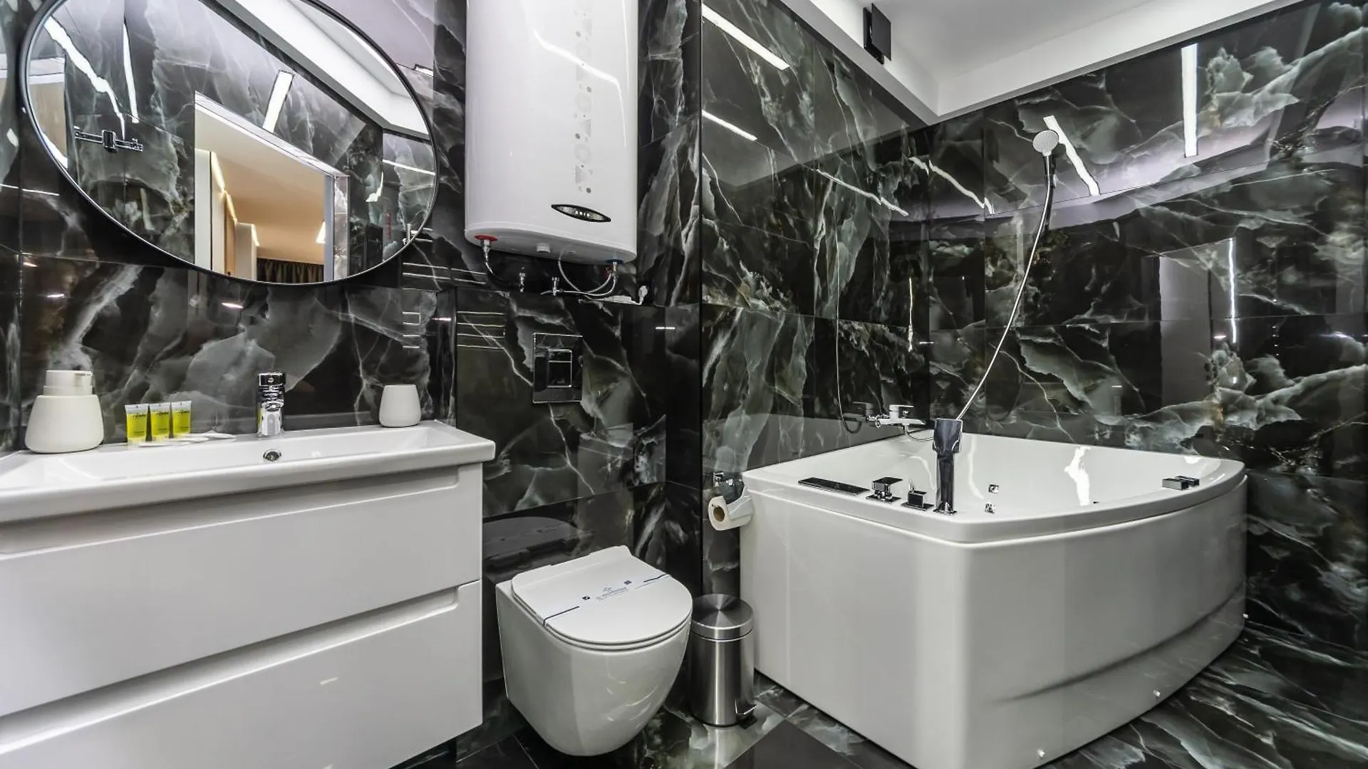 Luxury Apartments Great Kiev 0*,  Ucraina